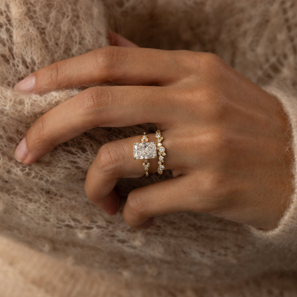 Solitaire-Oval Lab Grown Diamond Engagement Ring