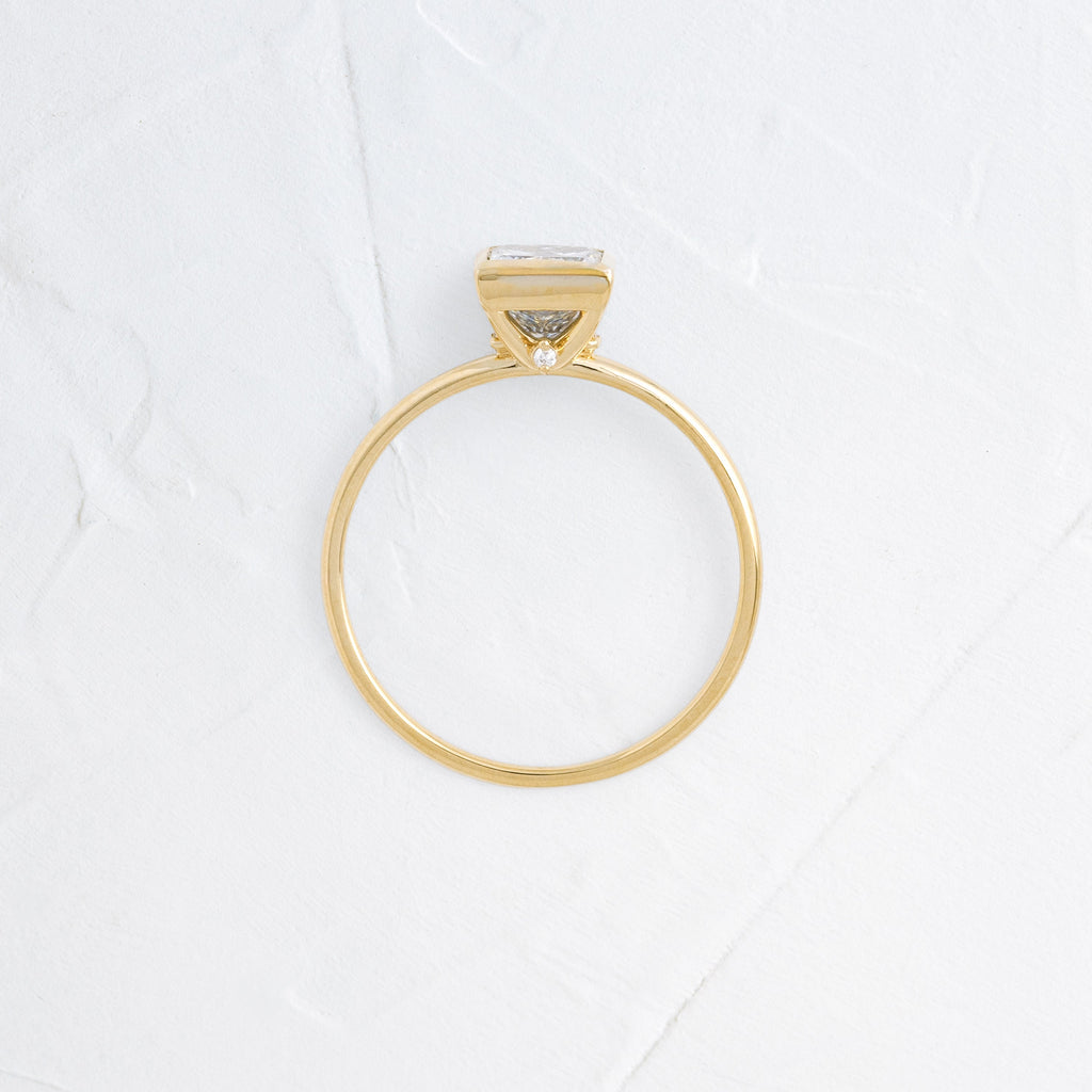 Solitaire-Oval Lab Grown Diamond Engagement Ring