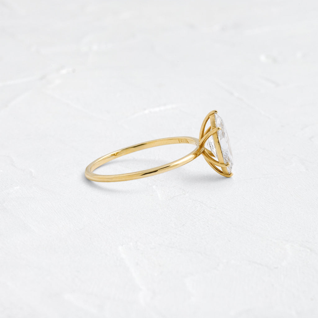 Solitaire-Oval Lab Grown Diamond Engagement Ring