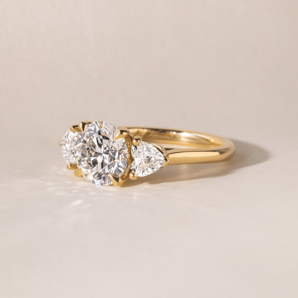 Solitaire-Oval Lab Grown Diamond Engagement Ring