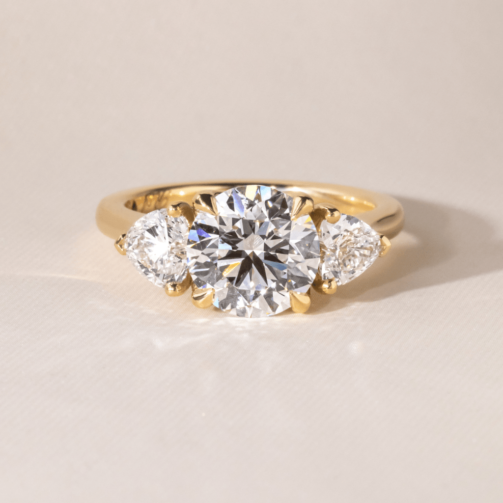 Solitaire-Oval Lab Grown Diamond Engagement Ring