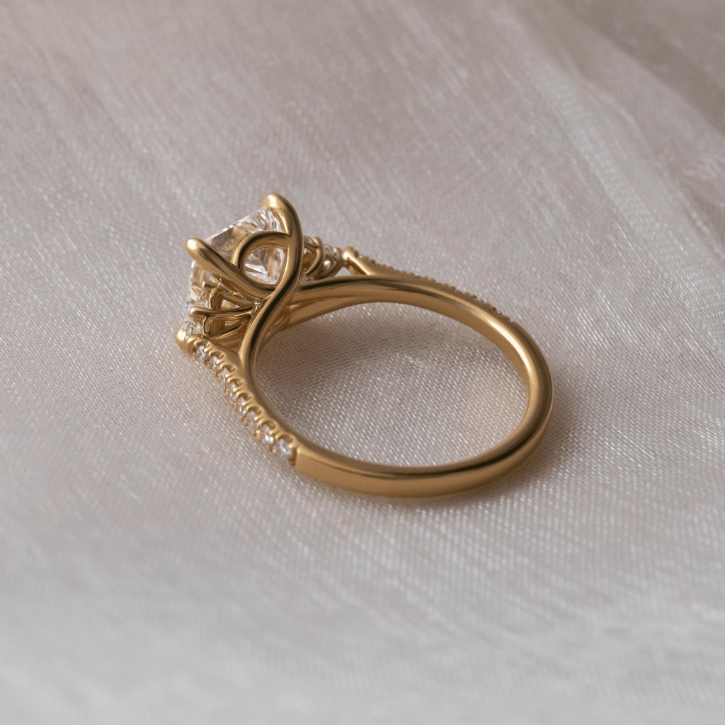 Solitaire-Oval Lab Grown Diamond Engagement Ring