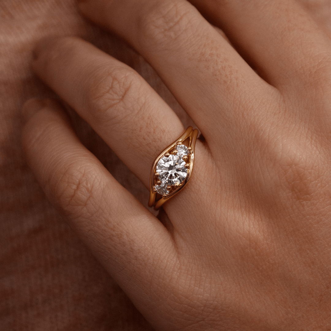 Solitaire-Oval Lab Grown Diamond Engagement Ring
