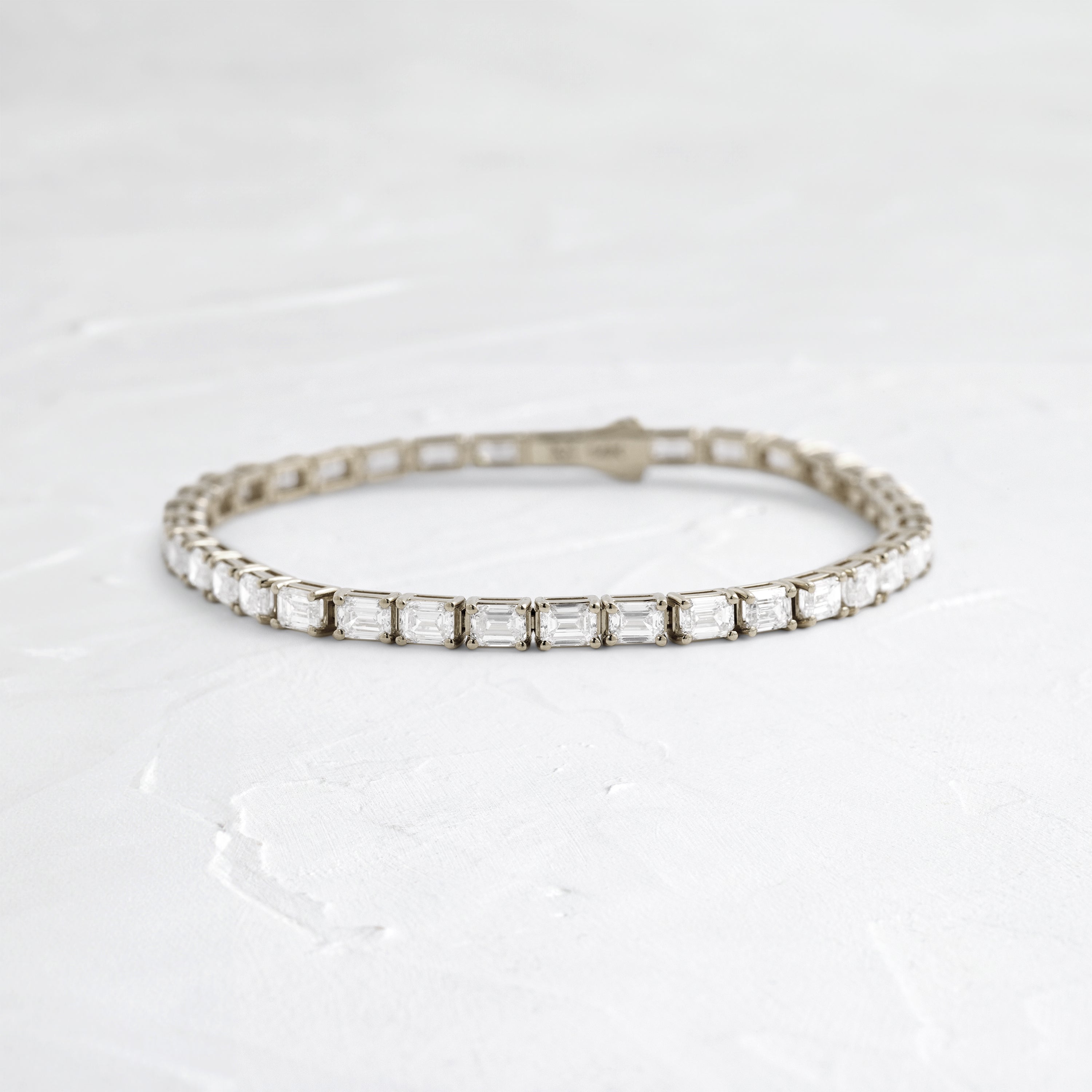 Solitaire Bezel-1.0 CT Oval Lab Grown Diamond Bracelets
