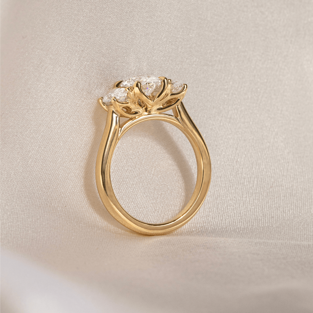 Solitaire-Oval Lab Grown Diamond Engagement Ring