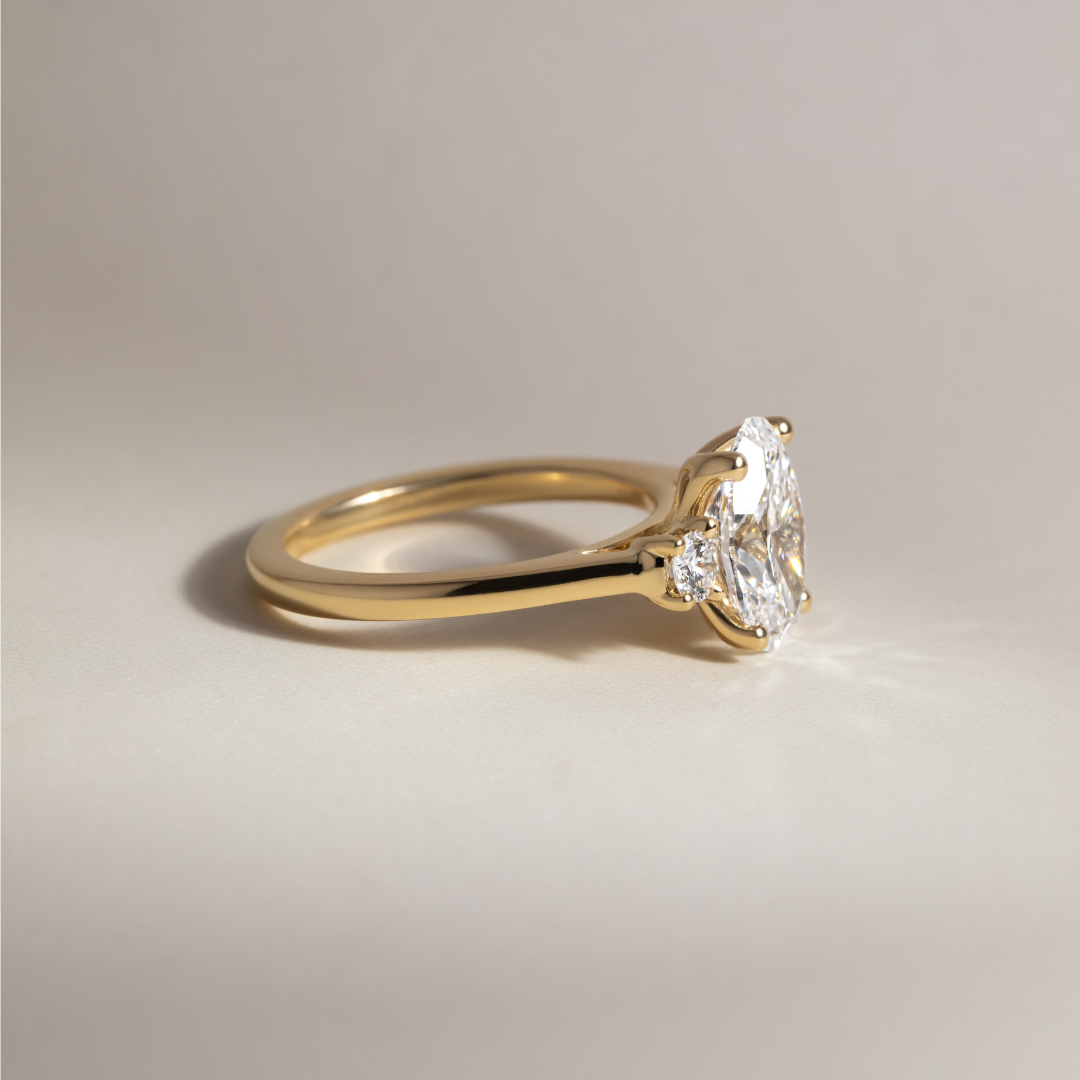 Solitaire-Oval Lab Grown Diamond Engagement Ring