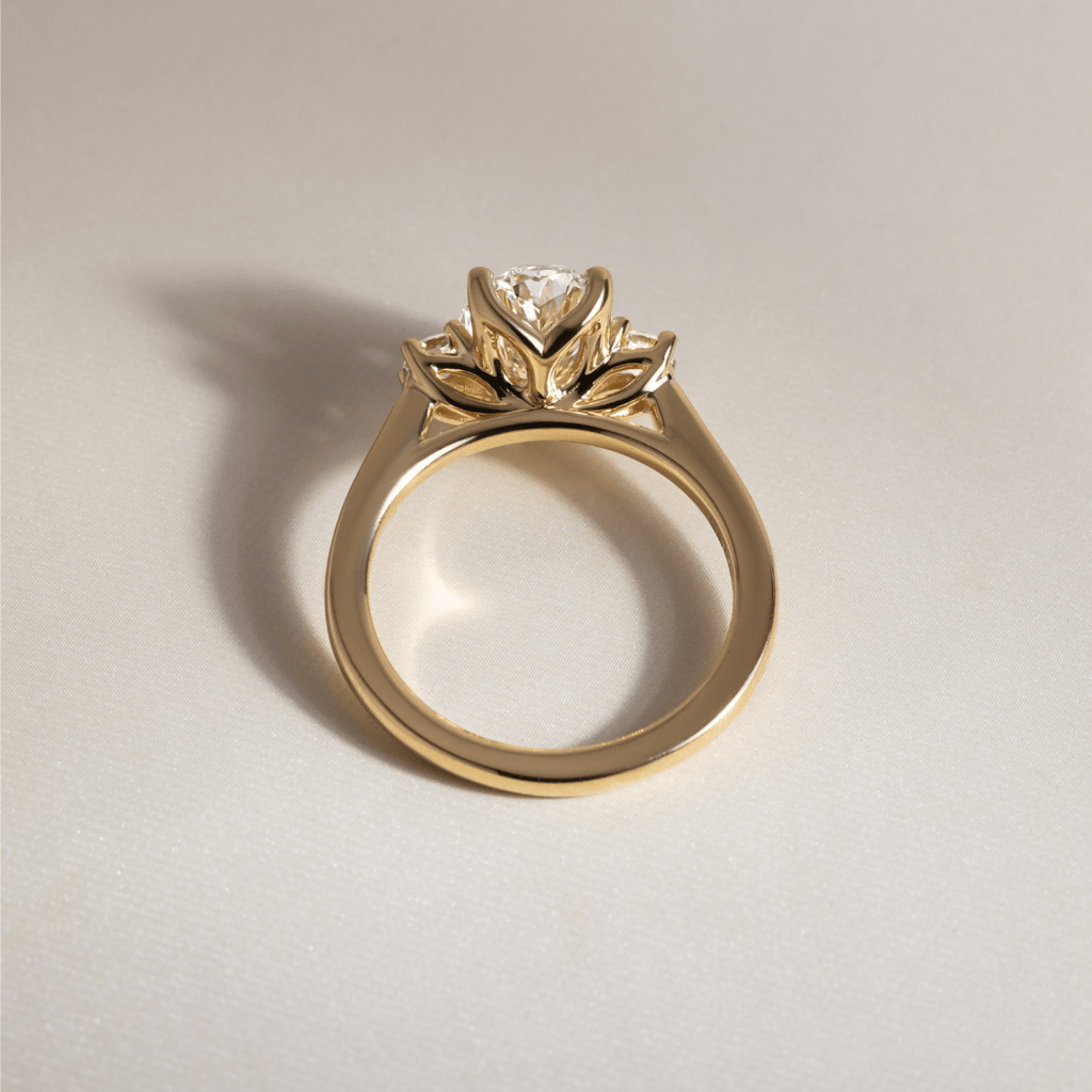 Solitaire-Oval Lab Grown Diamond Engagement Ring