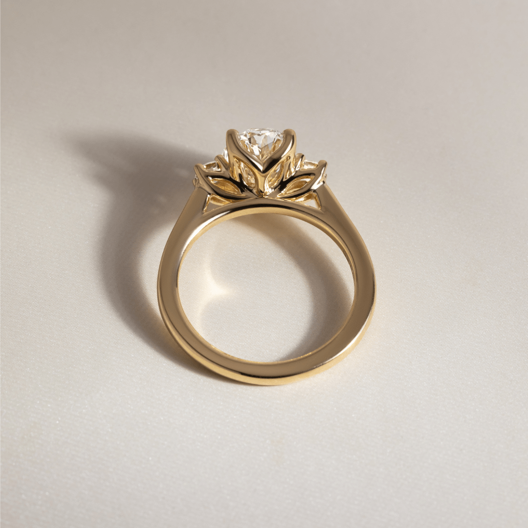 Solitaire-Oval Lab Grown Diamond Engagement Ring