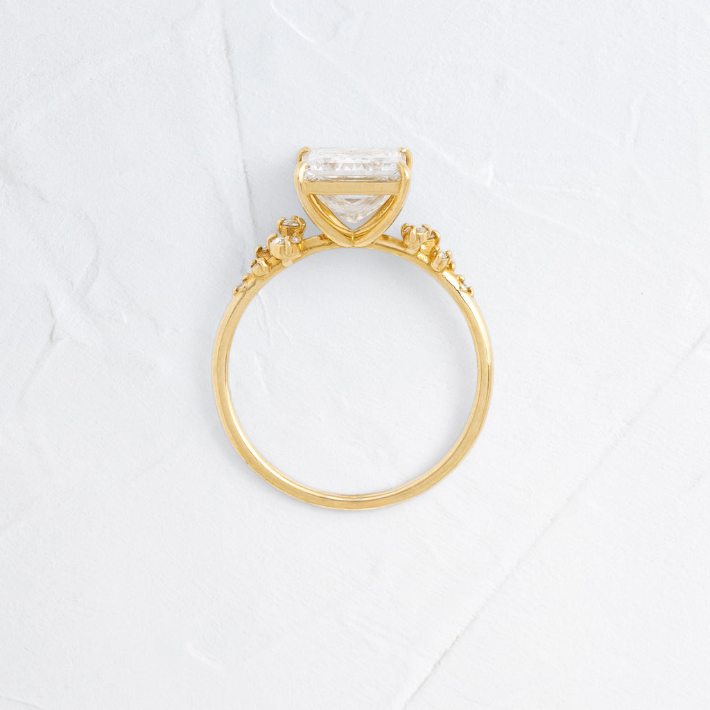 Solitaire-Oval Lab Grown Diamond Engagement Ring