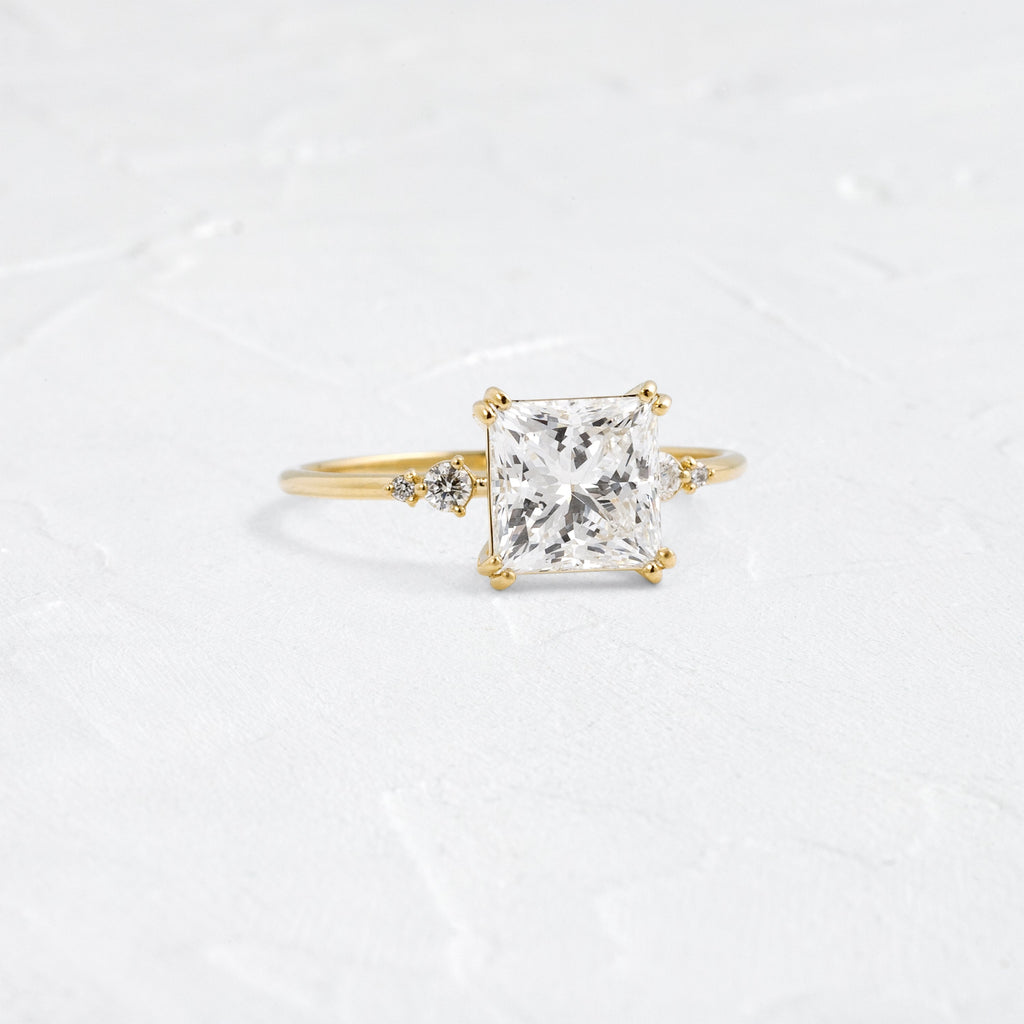 Solitaire-Oval Lab Grown Diamond Engagement Ring