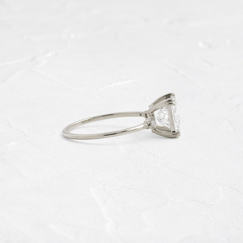 Solitaire-Oval Lab Grown Diamond Engagement Ring