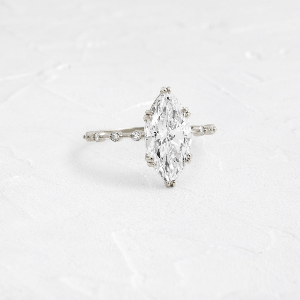 Solitaire-Oval Lab Grown Diamond Engagement Ring