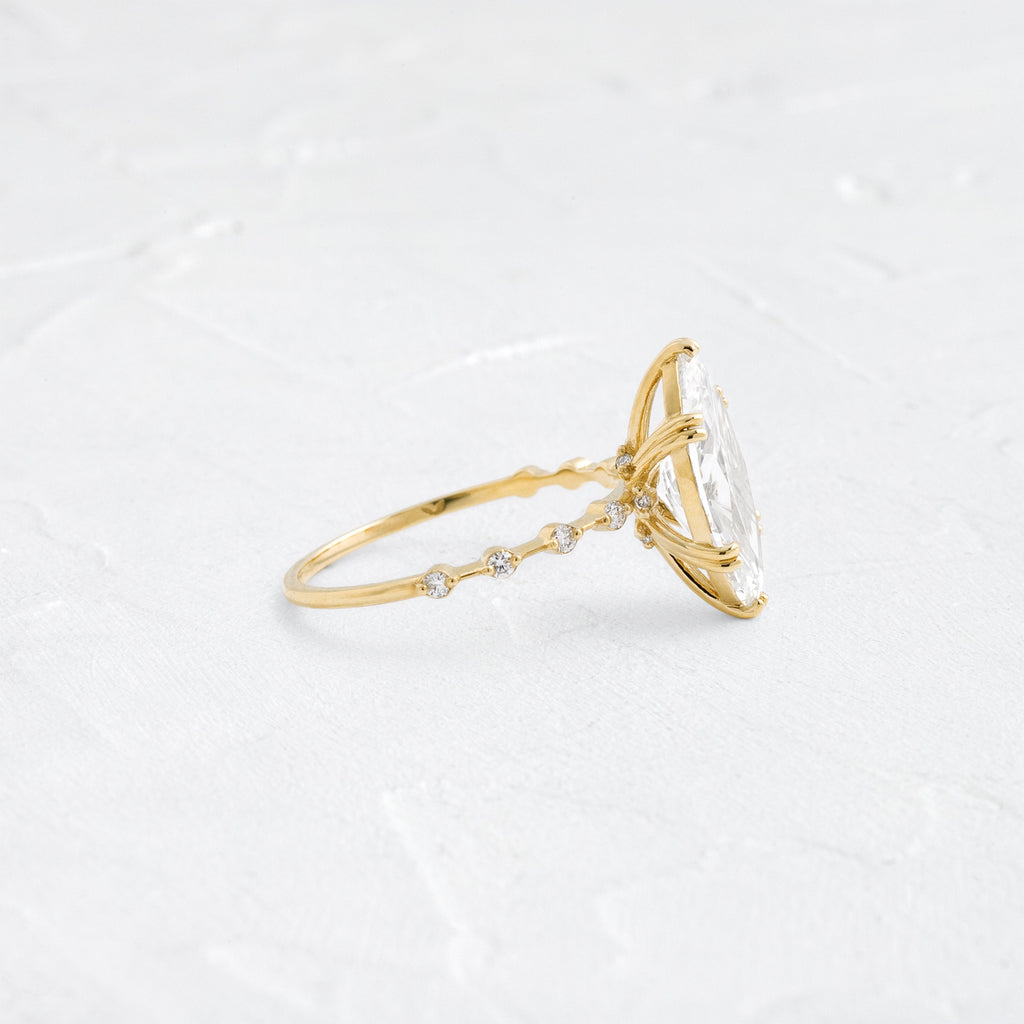 Solitaire-Oval Lab Grown Diamond Engagement Ring