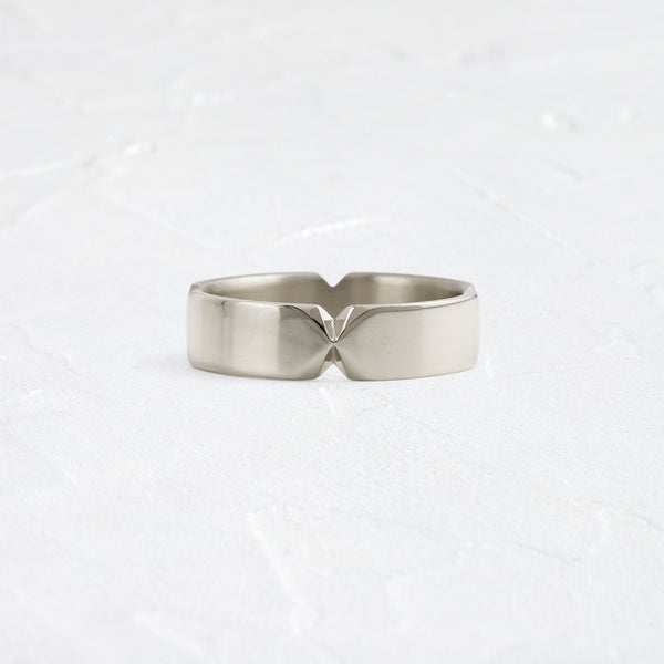 Center Pinch- Men's Wedding Band - Classic- Men's Wedding Band