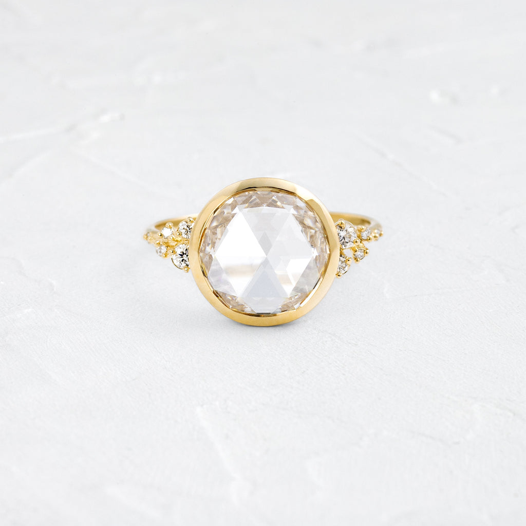 Solitaire-Oval Lab Grown Diamond Engagement Ring
