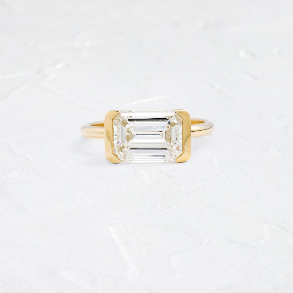 Solitaire-Oval Lab Grown Diamond Engagement Ring
