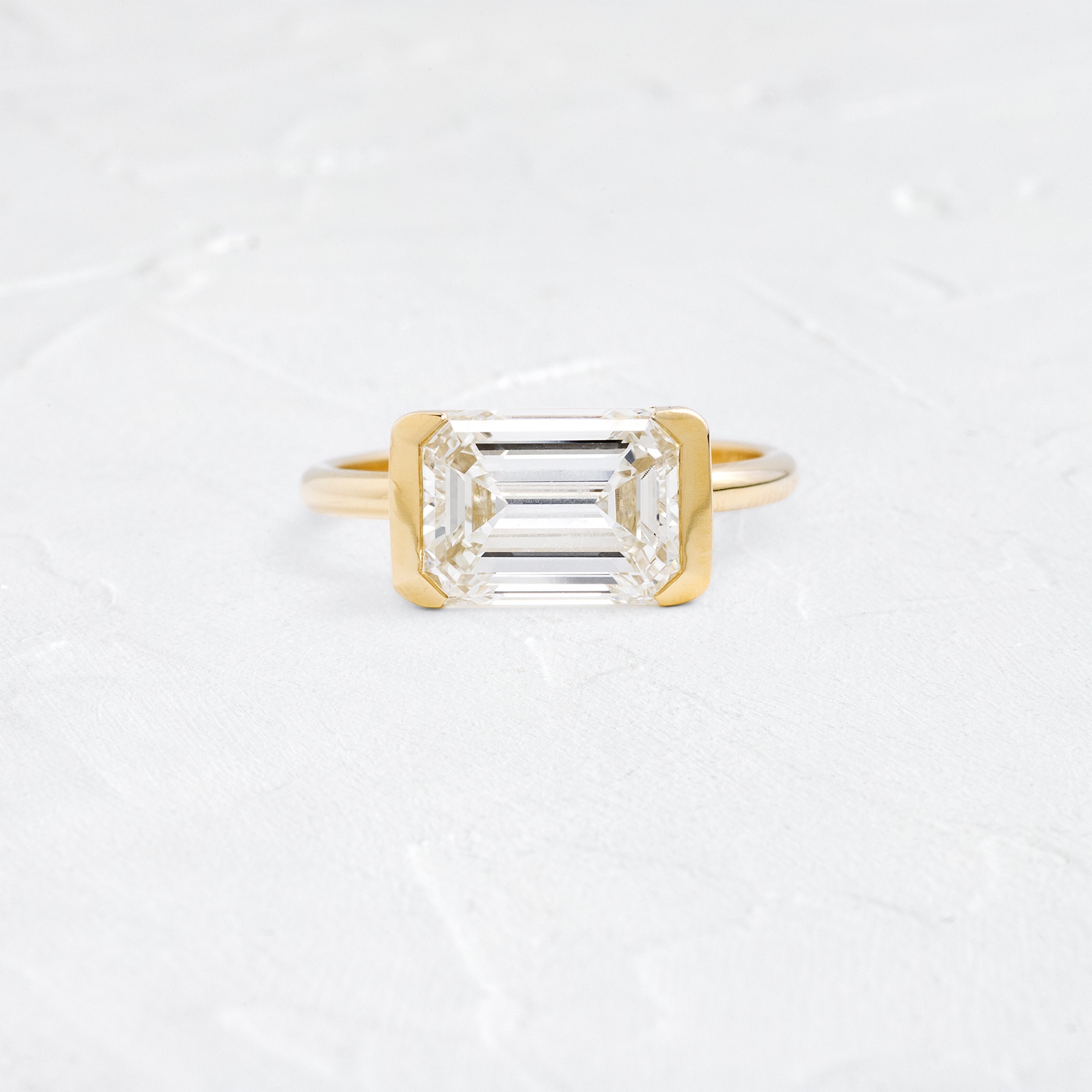 Solitaire-Oval Lab Grown Diamond Engagement Ring