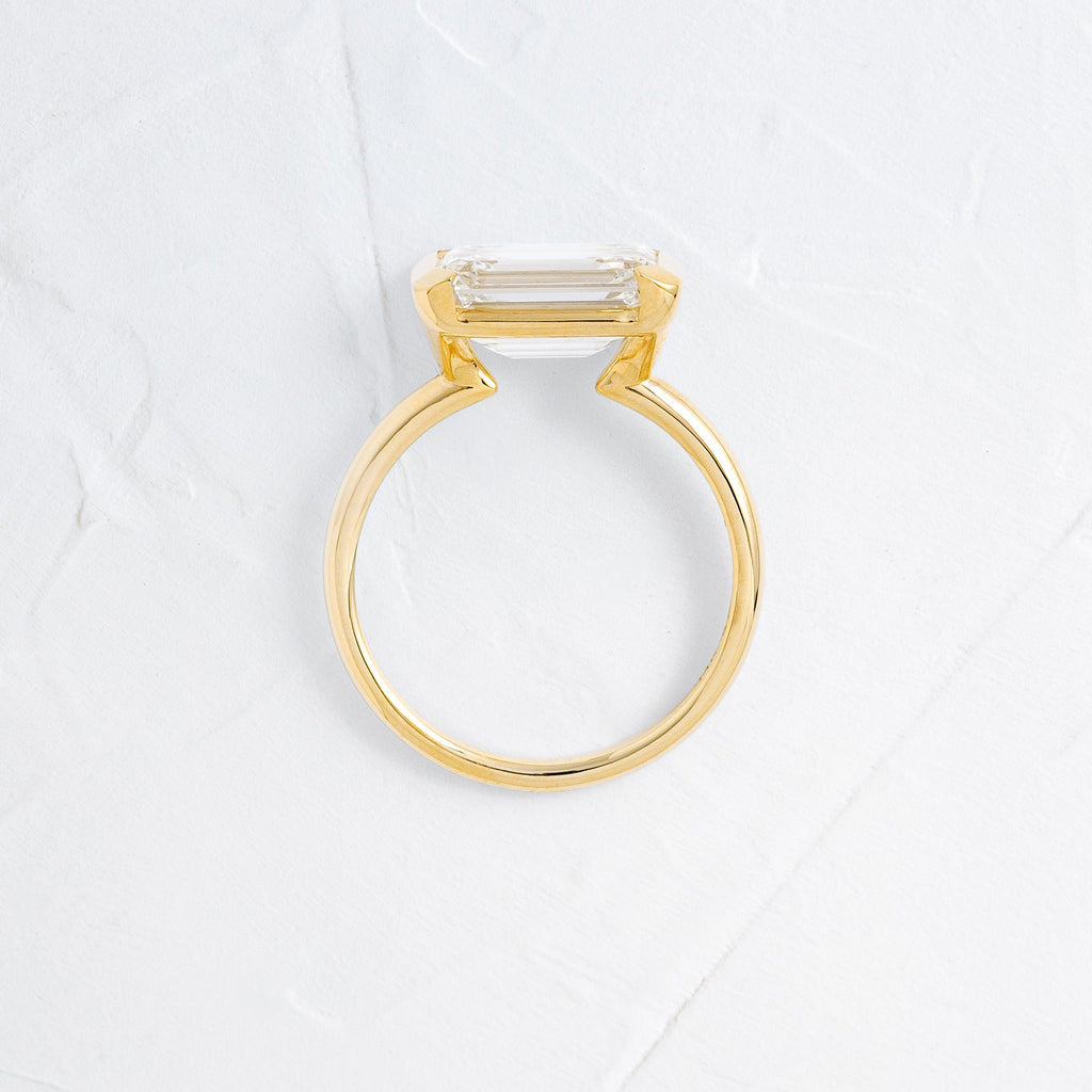 Solitaire-Oval Lab Grown Diamond Engagement Ring
