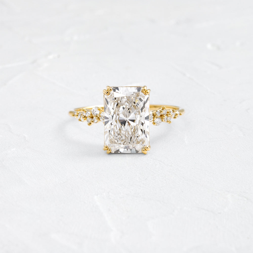 Solitaire-Oval Lab Grown Diamond Engagement Ring