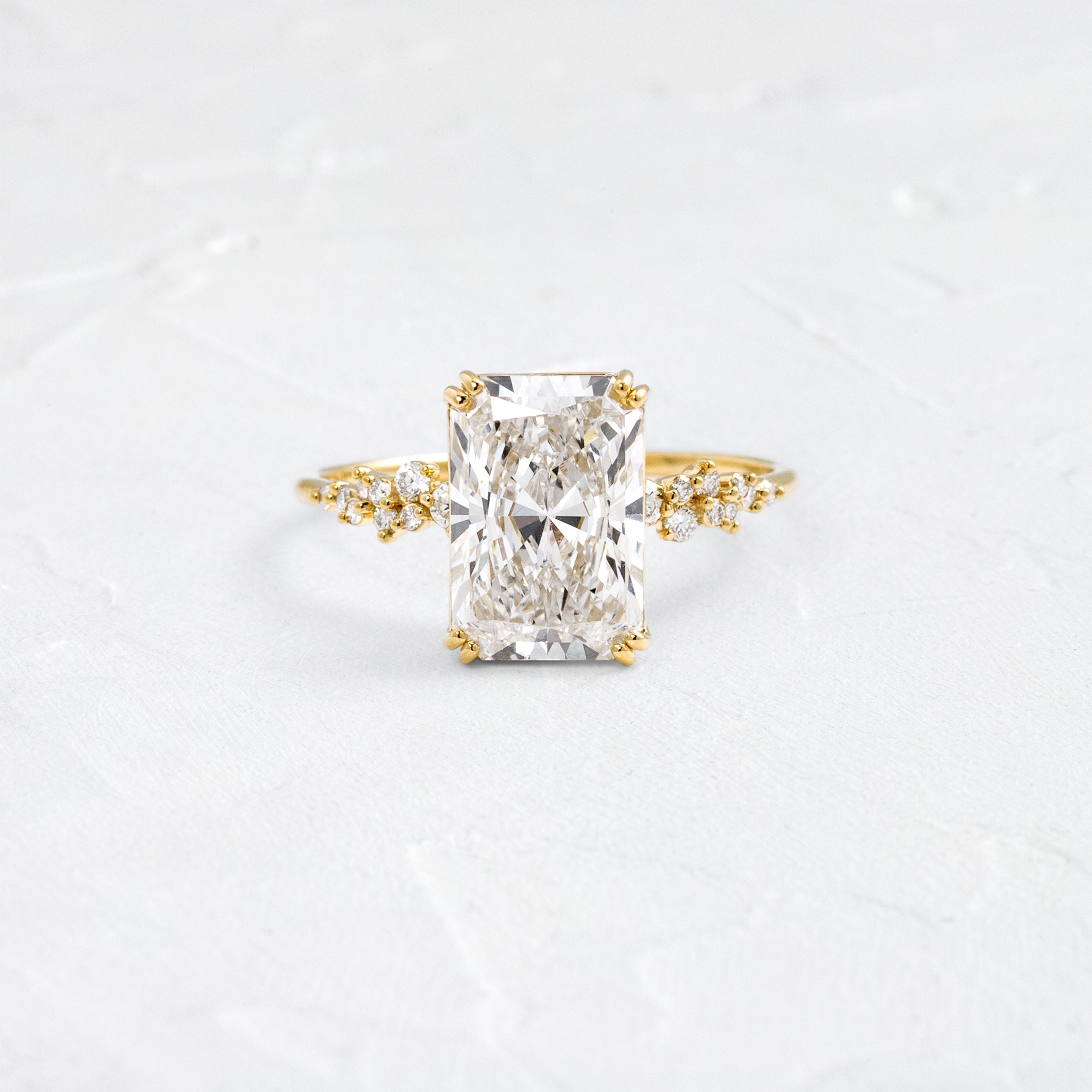 Solitaire-Oval Lab Grown Diamond Engagement Ring