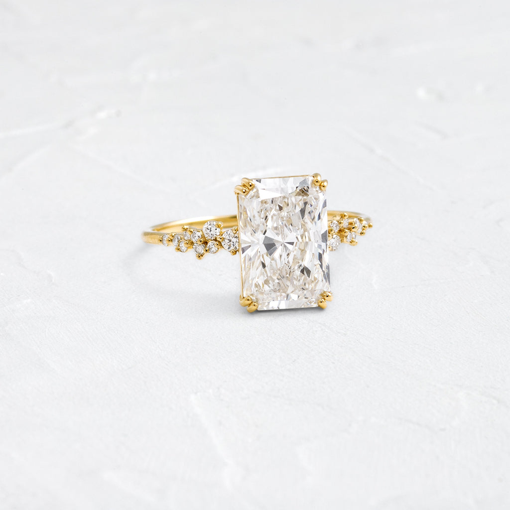 Solitaire-Oval Lab Grown Diamond Engagement Ring