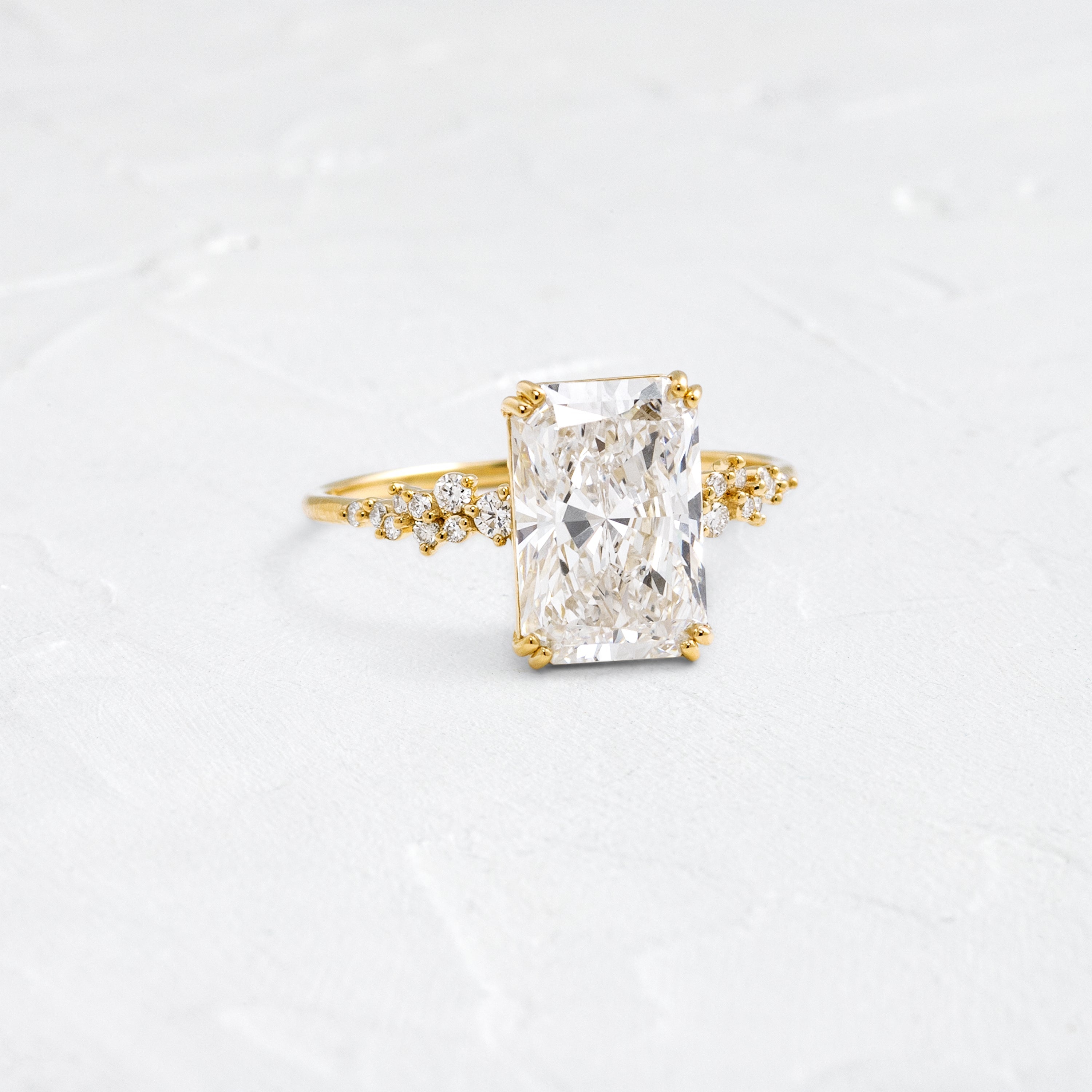 Solitaire-Oval Lab Grown Diamond Engagement Ring