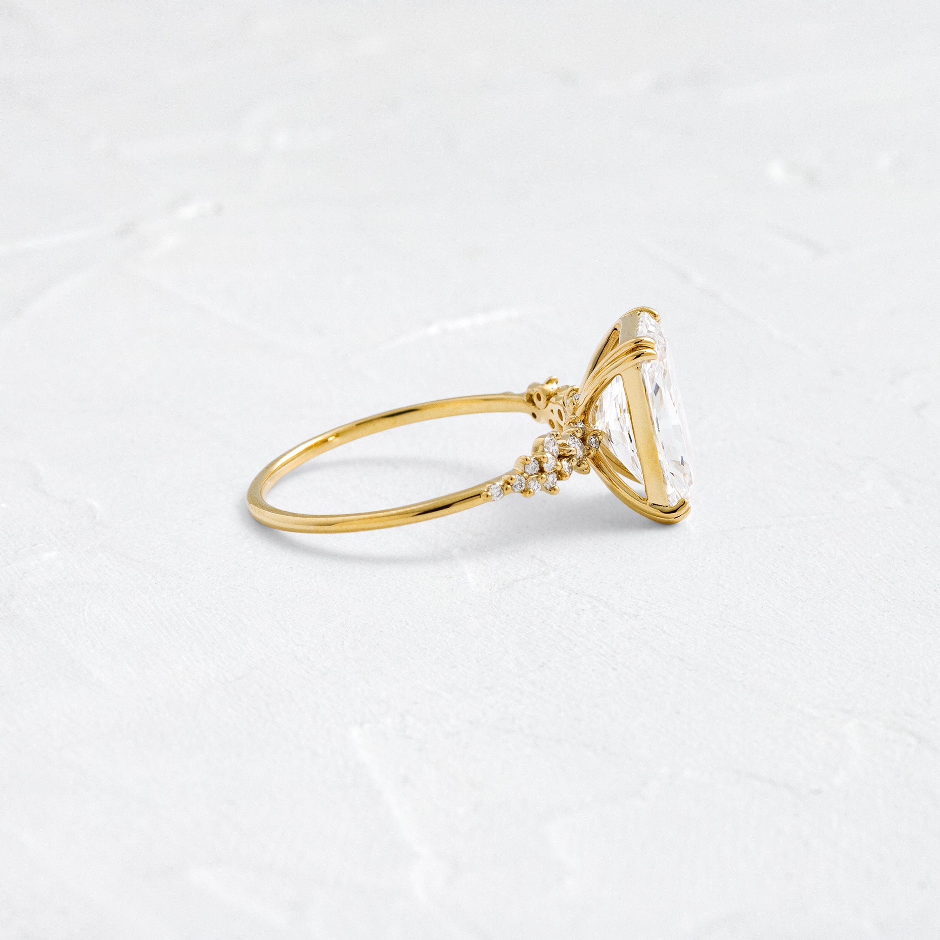 Solitaire-Oval Lab Grown Diamond Engagement Ring