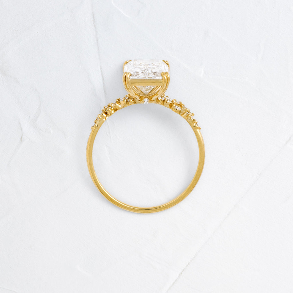 Solitaire-Oval Lab Grown Diamond Engagement Ring