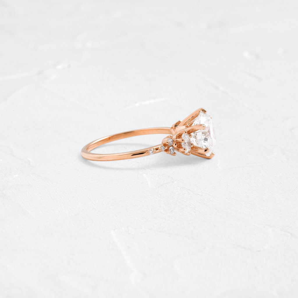 Solitaire-Oval Lab Grown Diamond Engagement Ring