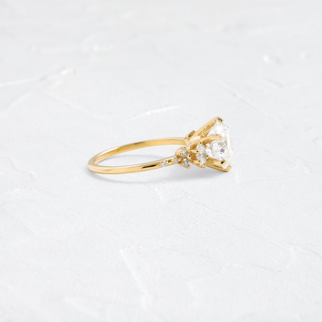 Solitaire-Oval Lab Grown Diamond Engagement Ring