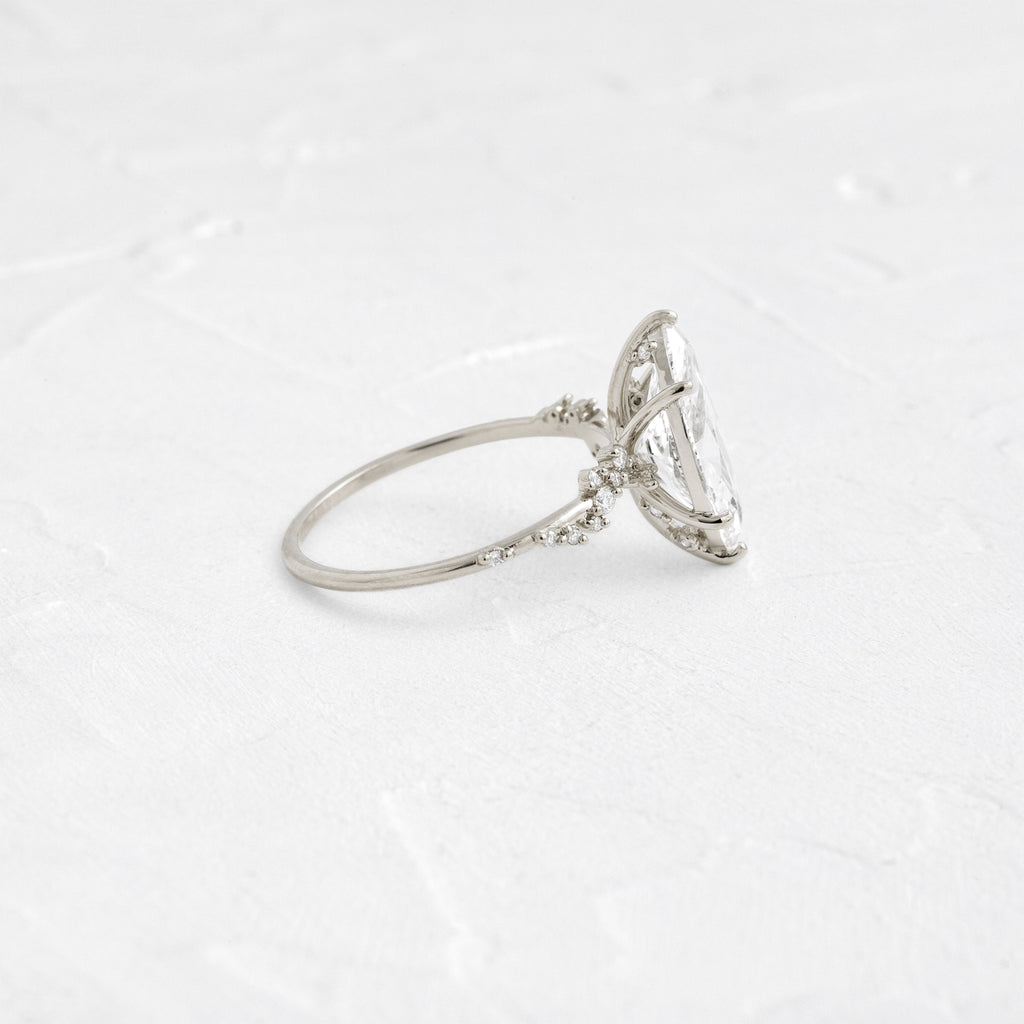 Solitaire-Oval Lab Grown Diamond Engagement Ring