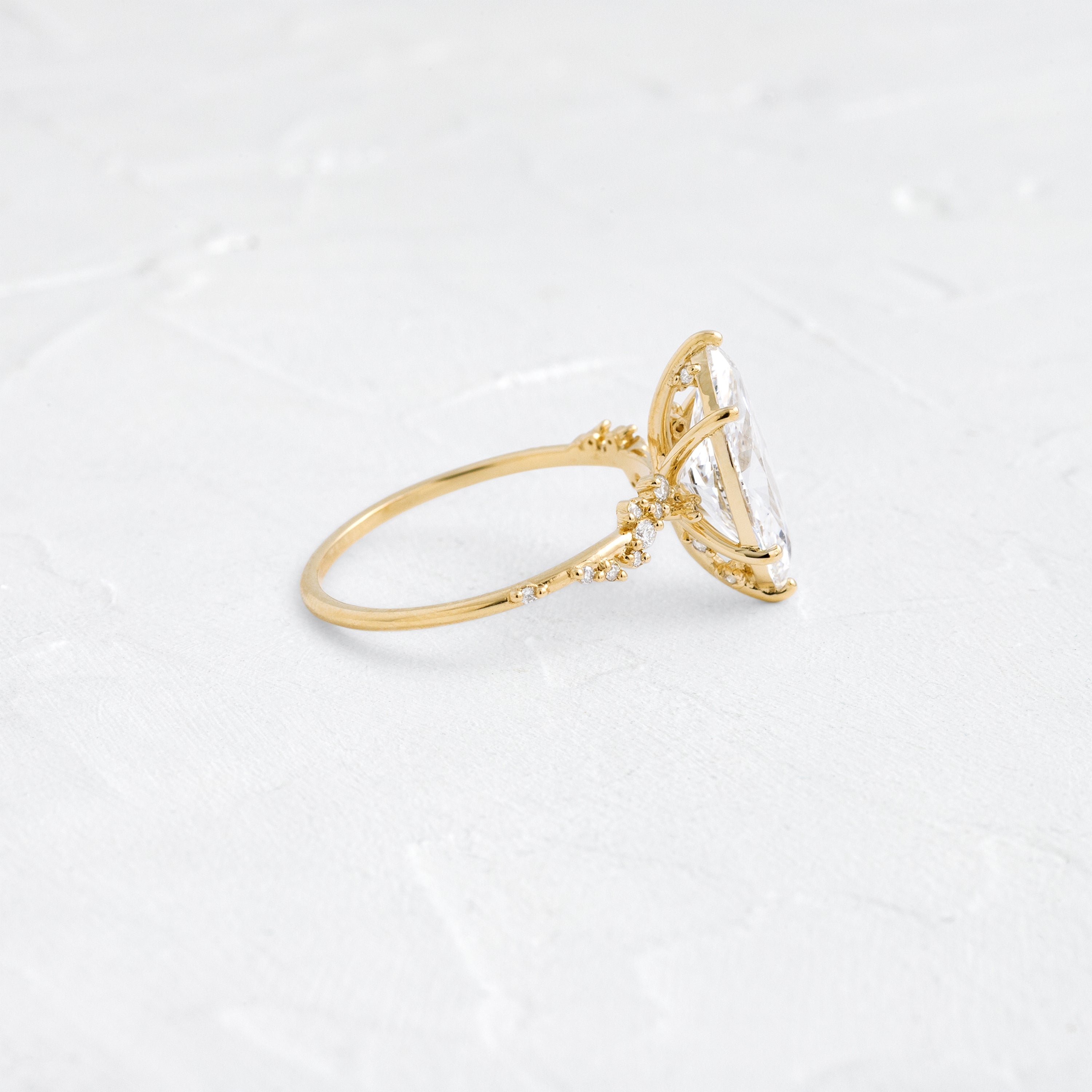 Solitaire-Oval Lab Grown Diamond Engagement Ring