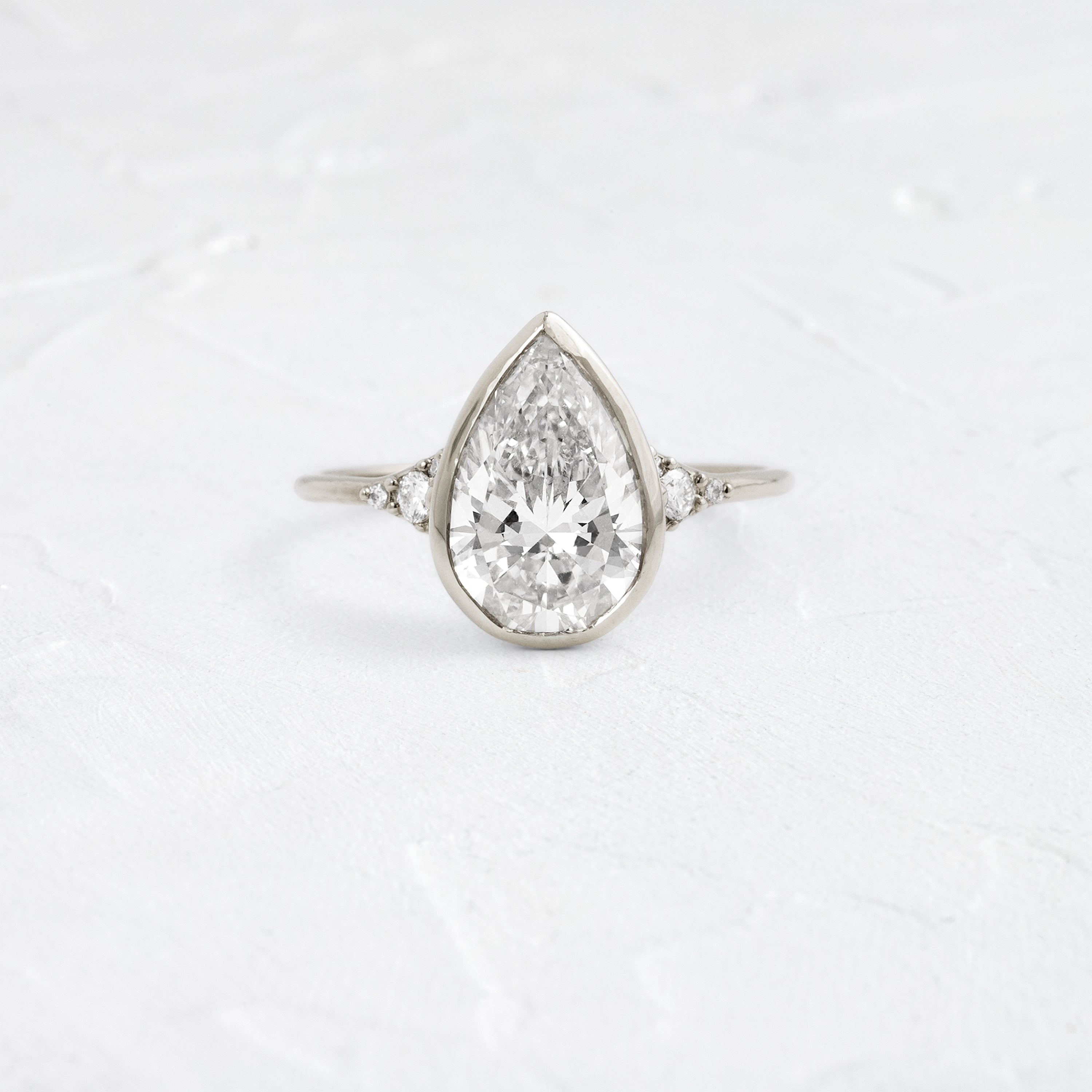 Solitaire-Oval Lab Grown Diamond Engagement Ring