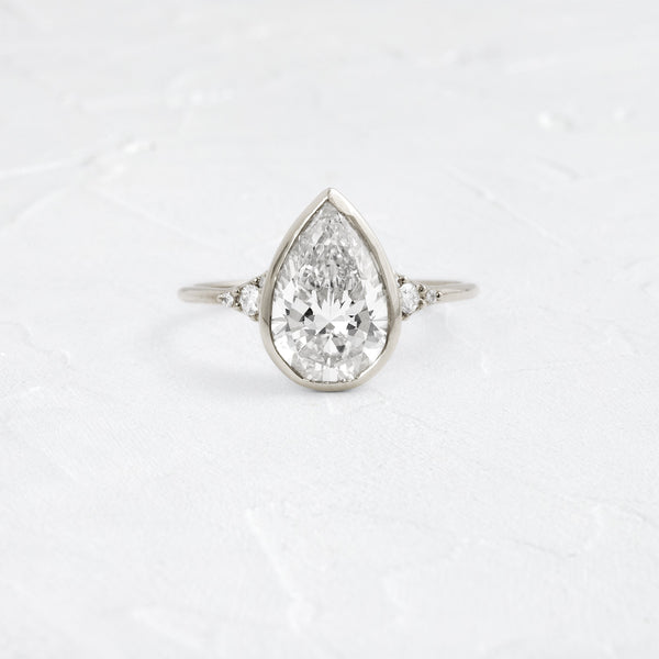 Bezel & Cluster Style-Pear Lab Grown Diamond Engagement Ring - Solitaire-Oval Lab Grown Diamond Engagement Ring