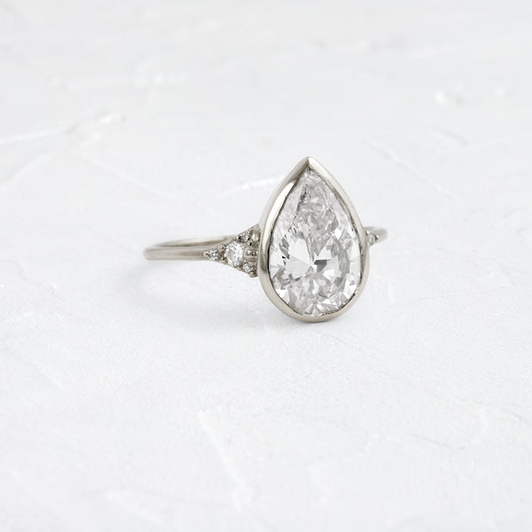 Bezel & Cluster Style-Pear Lab Grown Diamond Engagement Ring - Solitaire-Oval Lab Grown Diamond Engagement Ring