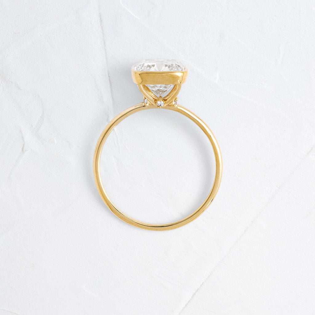 Solitaire-Oval Lab Grown Diamond Engagement Ring