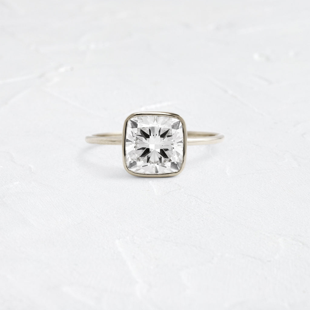 Solitaire-Oval Lab Grown Diamond Engagement Ring