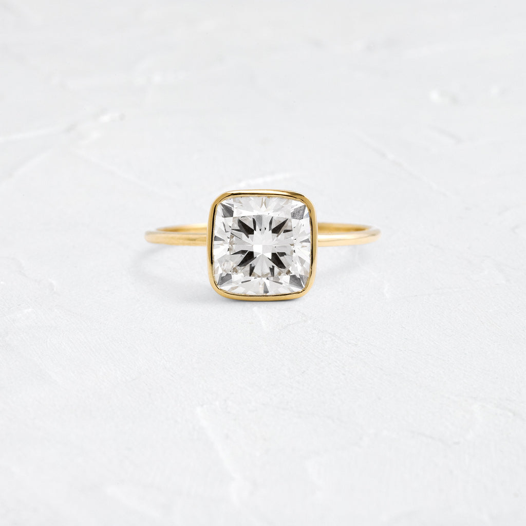 Solitaire-Oval Lab Grown Diamond Engagement Ring