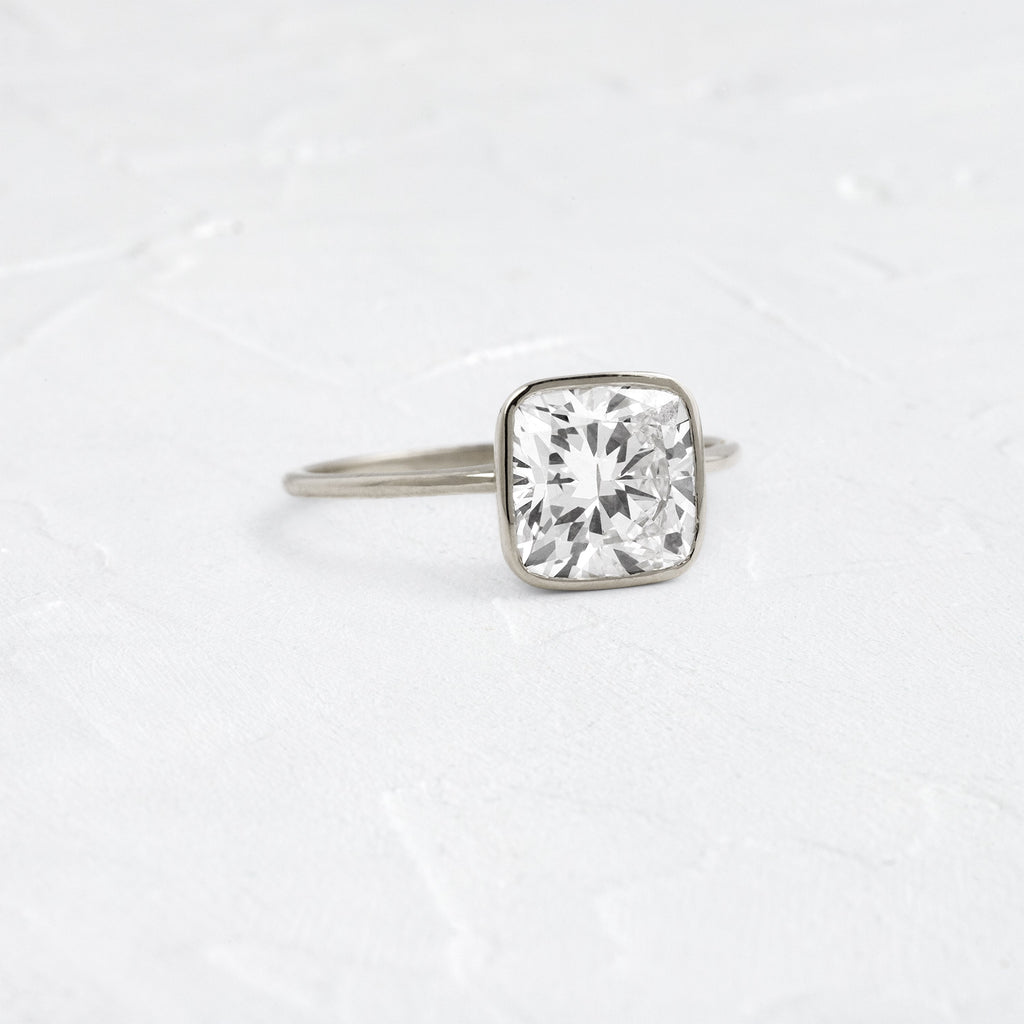 Solitaire-Oval Lab Grown Diamond Engagement Ring