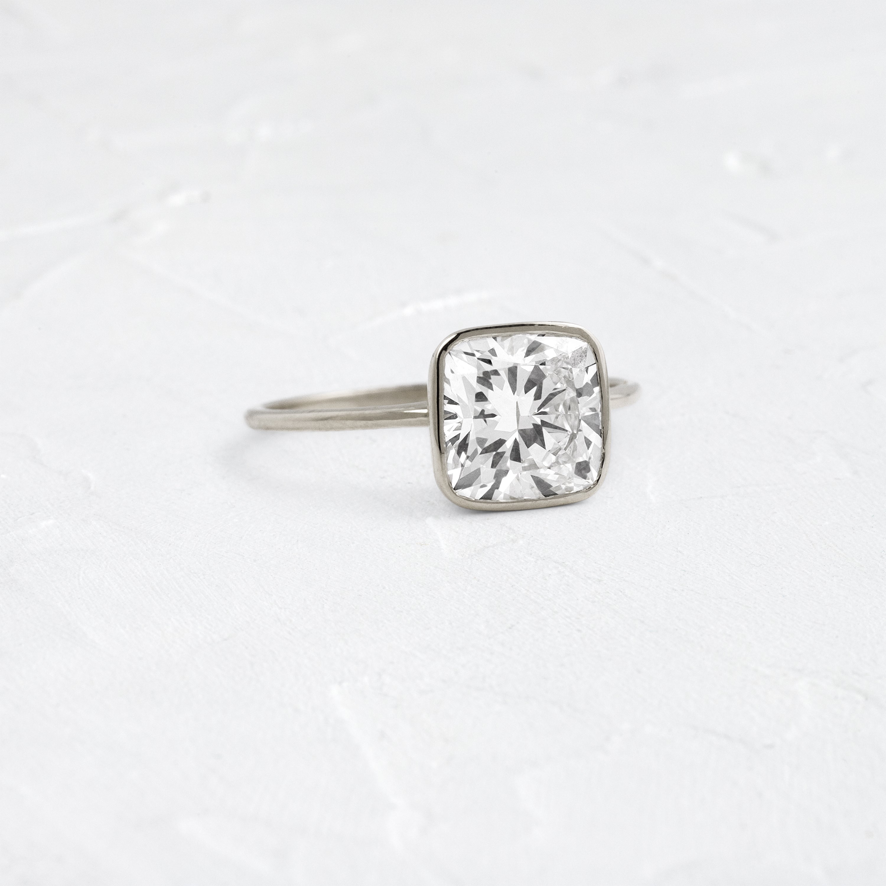 Solitaire-Oval Lab Grown Diamond Engagement Ring
