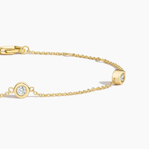 Floating Bezel- 0.17 CT Round Moissanite Bracelet - Floating Bezel- 0.17 CT Round Moissanite Bracelet