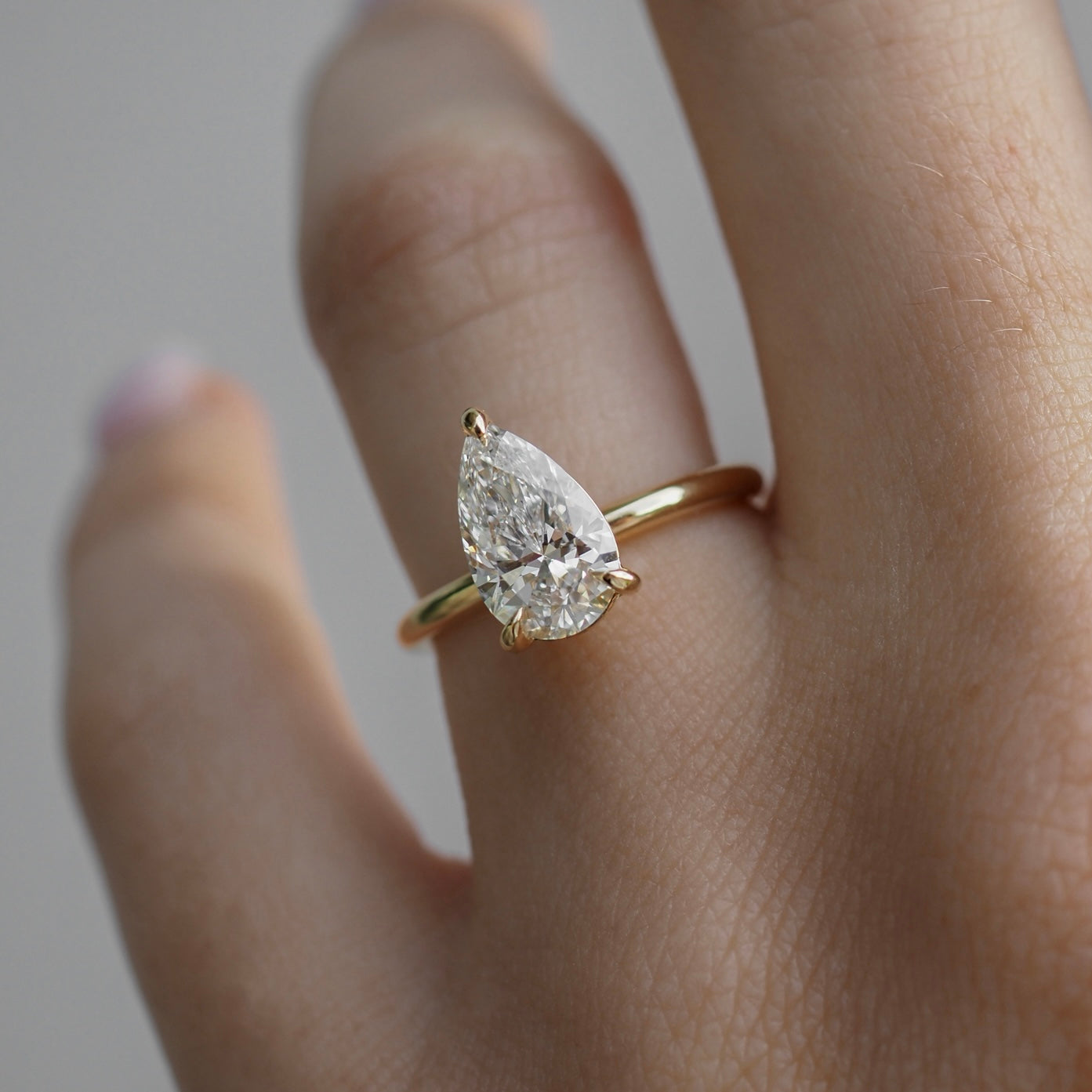 Solitaire-Oval Lab Grown Diamond Engagement Ring
