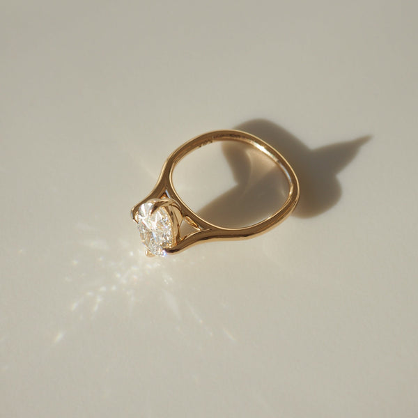 Solitaire-Oval Lab Grown Diamond Engagement Ring - Solitaire-Oval Lab Grown Diamond Engagement Ring