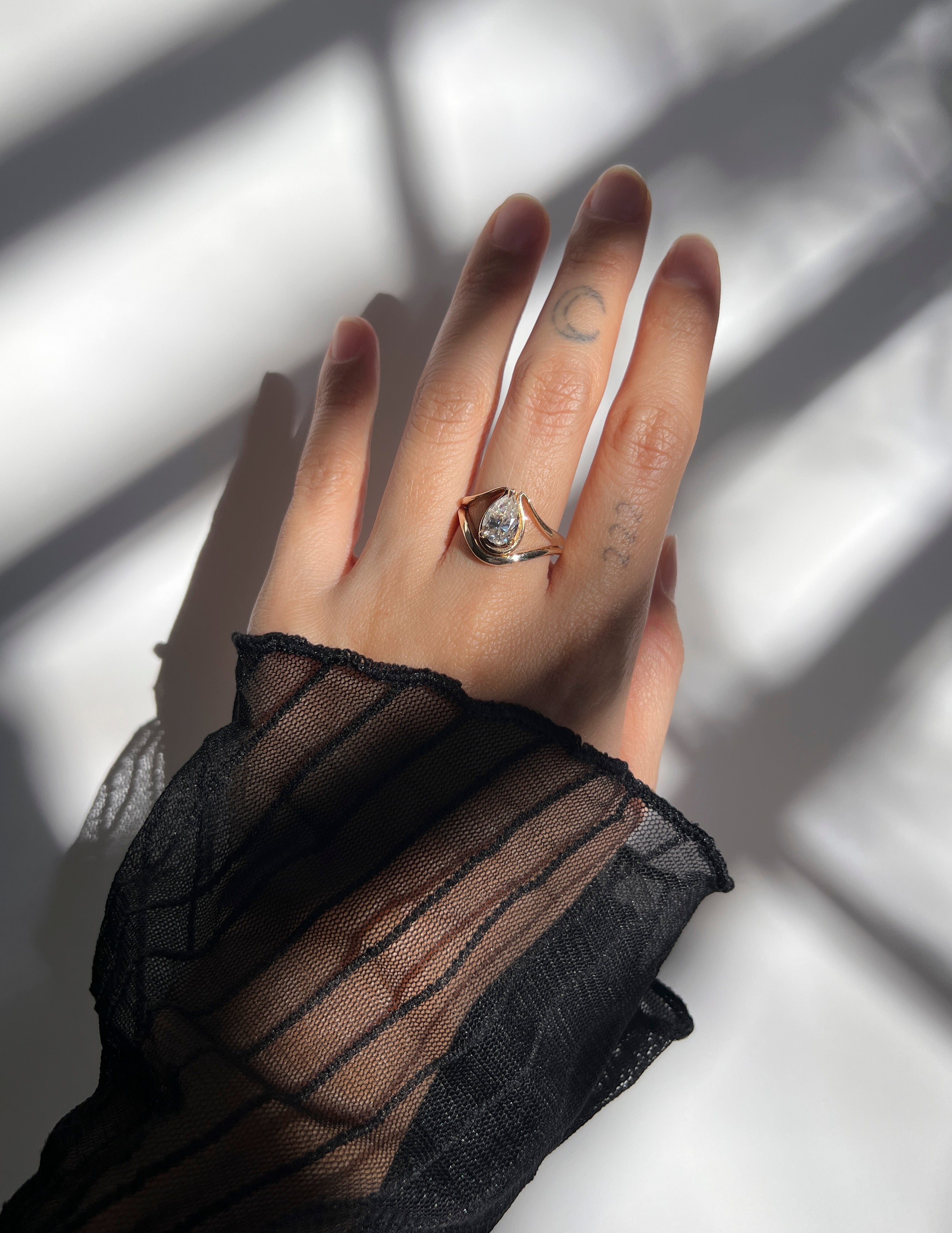 Solitaire-Oval Lab Grown Diamond Engagement Ring