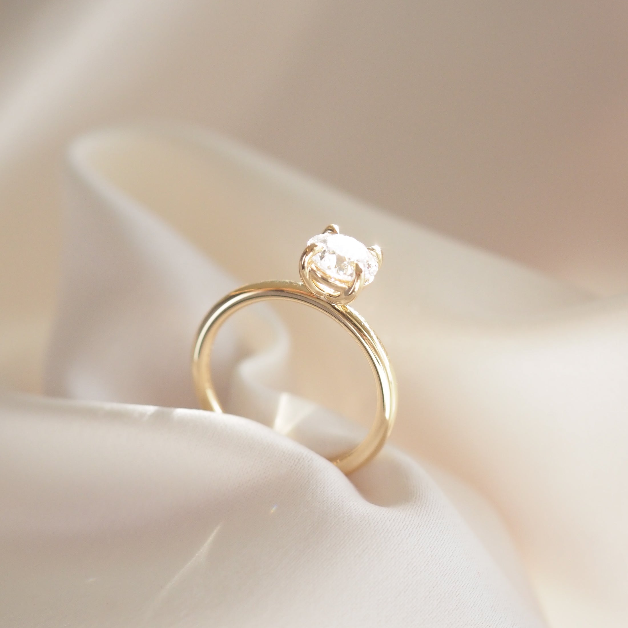 Solitaire-Oval Lab Grown Diamond Engagement Ring