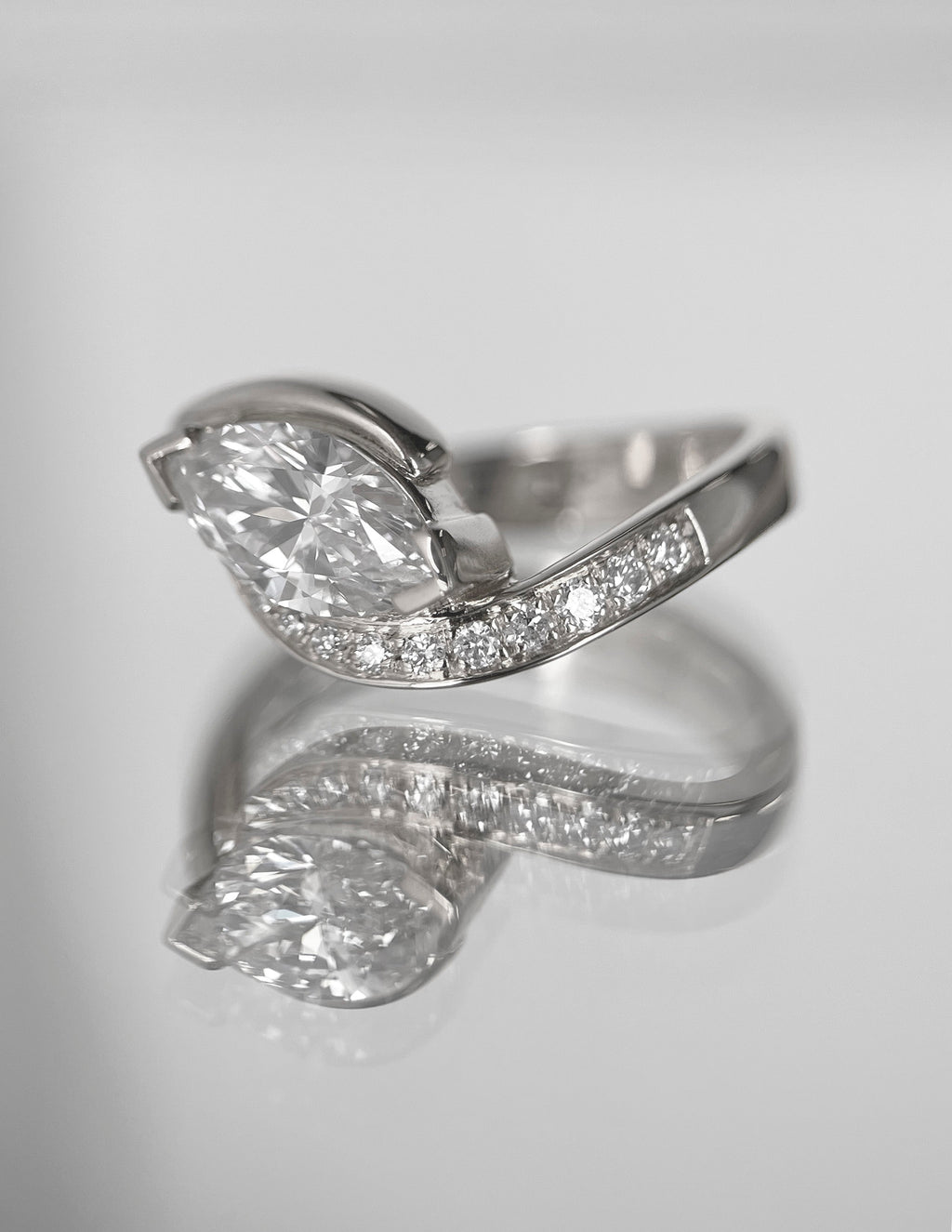Solitaire-Oval Lab Grown Diamond Engagement Ring