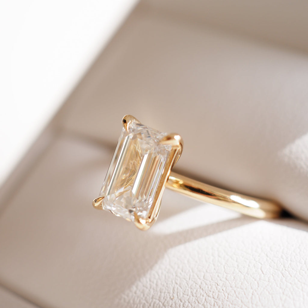 Solitaire-Oval Lab Grown Diamond Engagement Ring