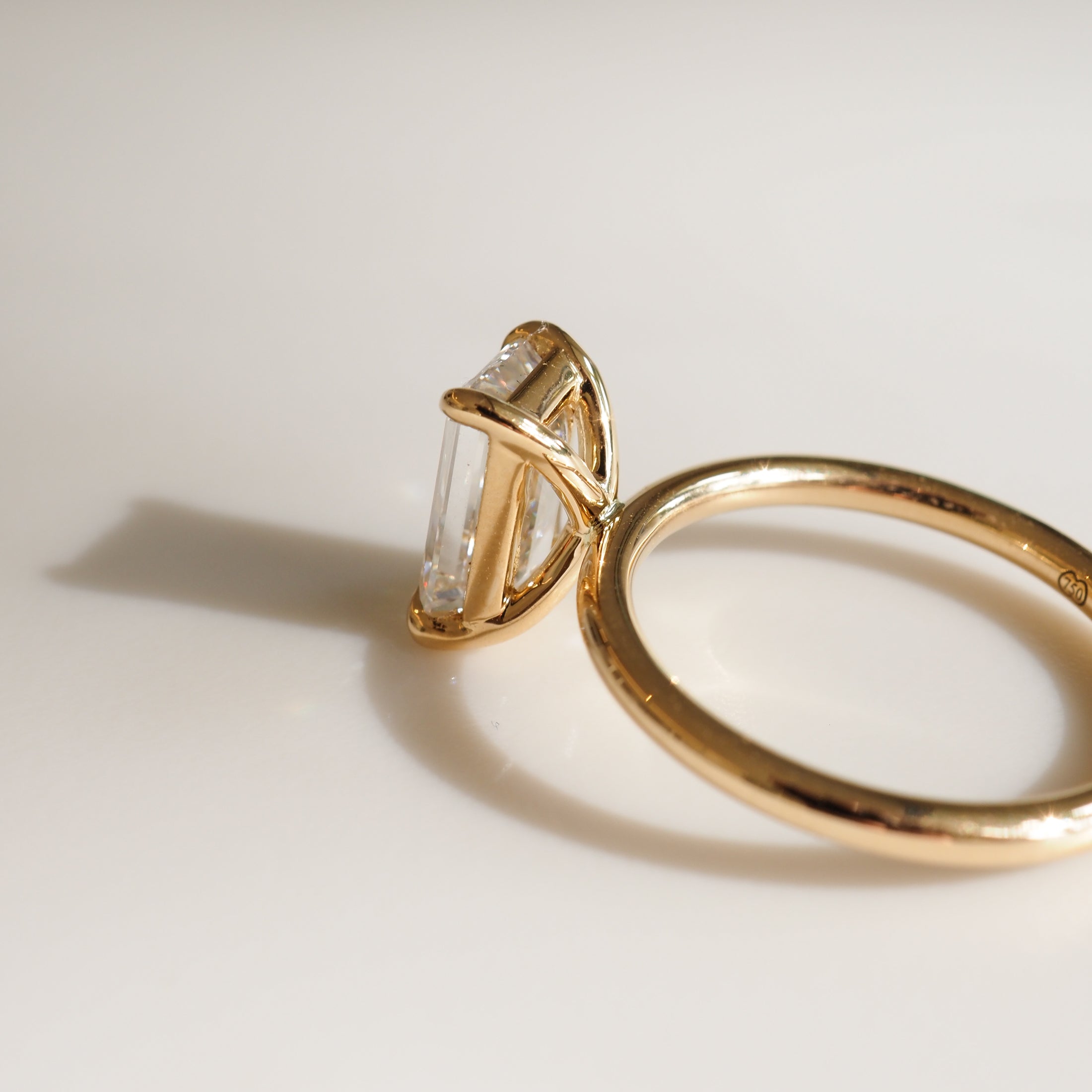 Solitaire-Oval Lab Grown Diamond Engagement Ring