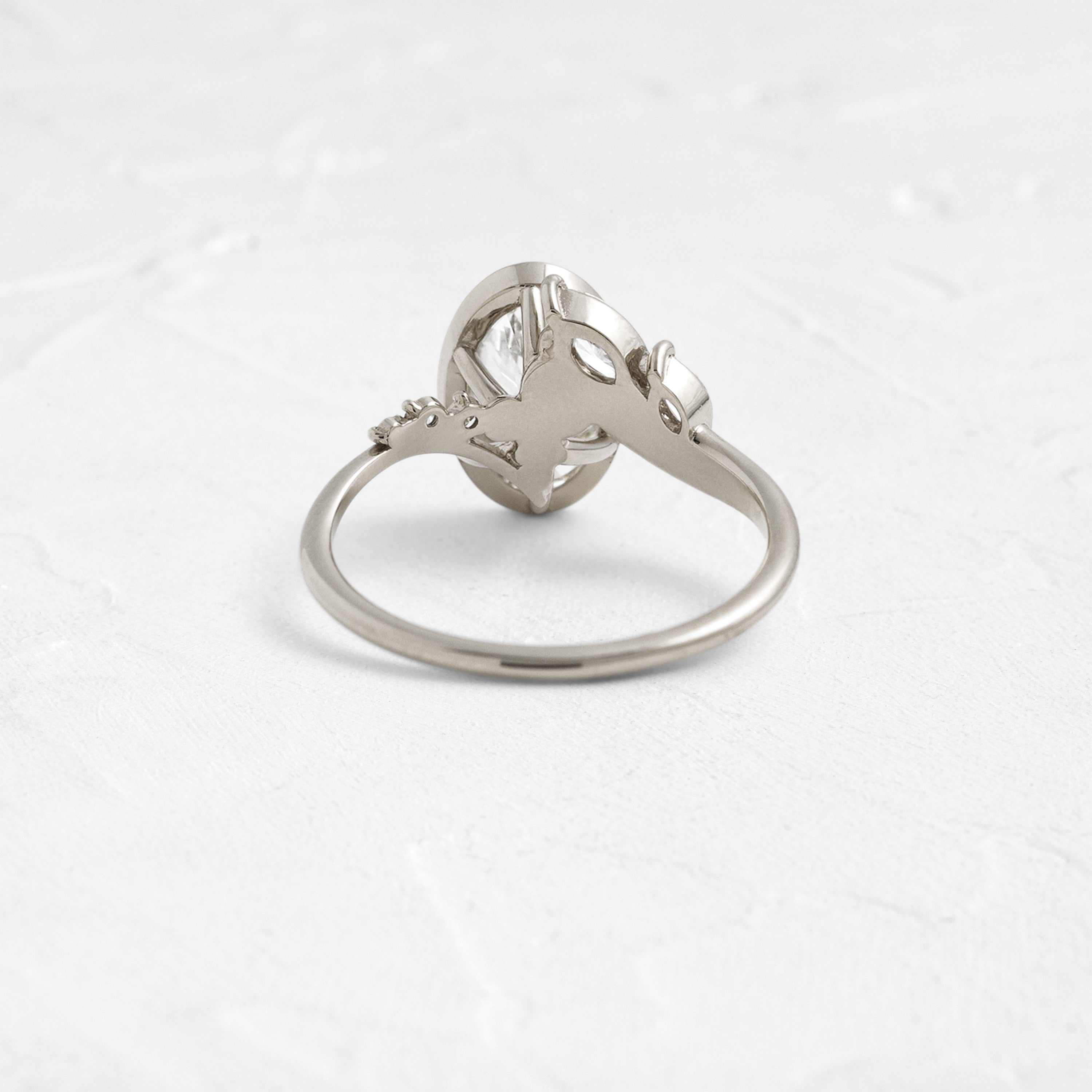 Solitaire-Oval Lab Grown Diamond Engagement Ring