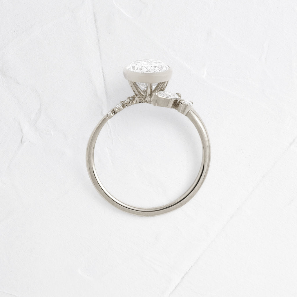 Solitaire-Oval Lab Grown Diamond Engagement Ring